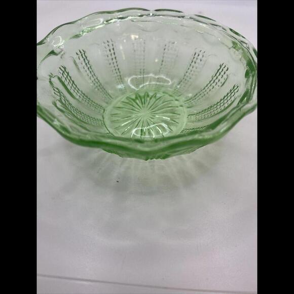 Small Green Uranium Glass Candy Dish Bowl Antique Anchor Hocking 1930s - Picture 4 of 5